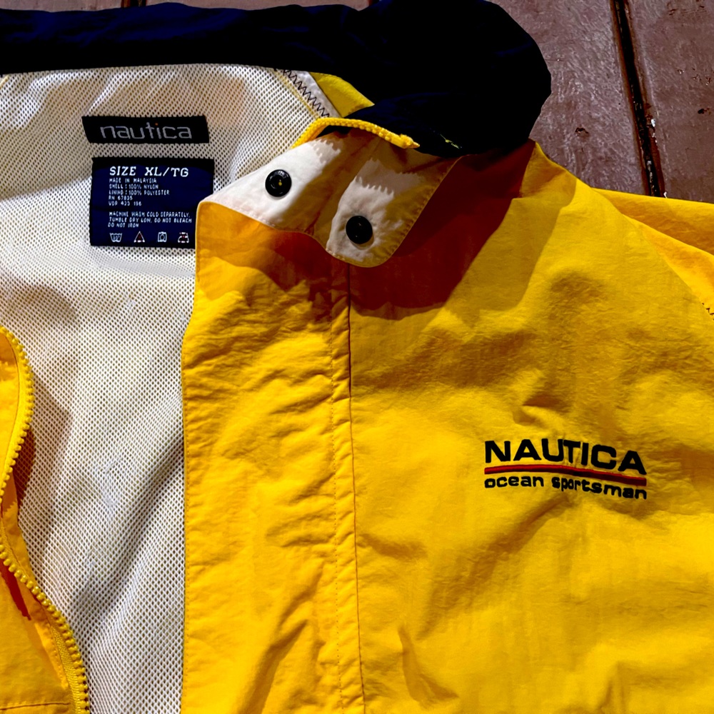 Large vintage nautica windbreaker💛